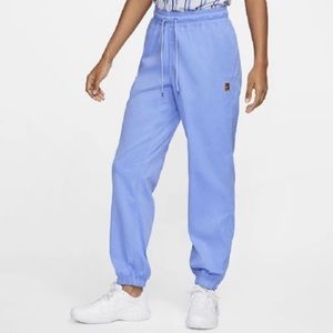 BNWT Women’s Nike Joggers Sweatpants